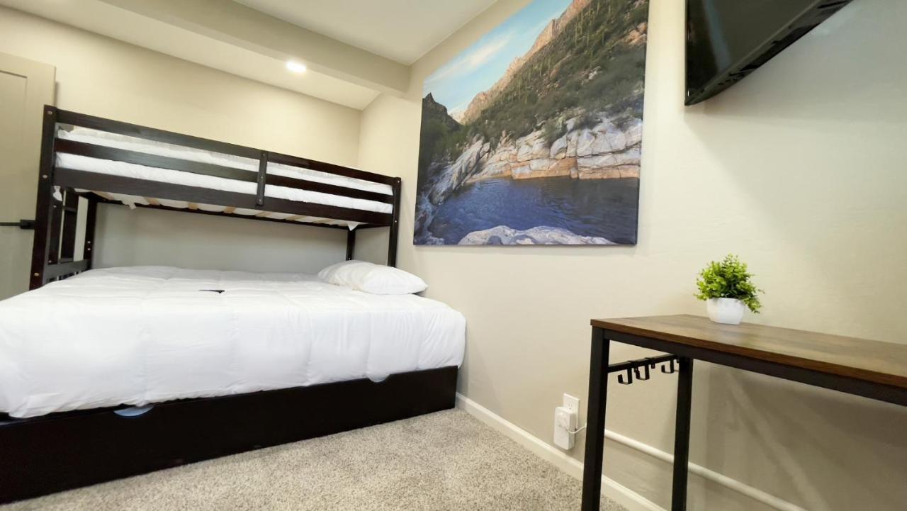 Private Home - Heated Pool, Billiards, Darts, Foosball, Fireplace, 5 Smart Tvs, Bbq, Cotton Bedding - The Saguaro Sanctuary, Pool Heat Optional Tucson Eksteriør billede